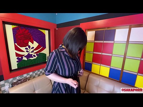 ❤️ Mosali oa Lejapane ea nang le litete tse kholo o ipholla litho tsa botona kapa botšehali ka lintho tsa ho etsa thobalano 'me o na le orgasm. O bua lipuisanong mabapi le phihlelo ea hae ea fucking. Mabele a maholo le malinyane a boea a bobolang haholo. Osakaporn Lintho tsa bootsoa tsa boleng ho st.fuxporn-com.ru ❌️❤